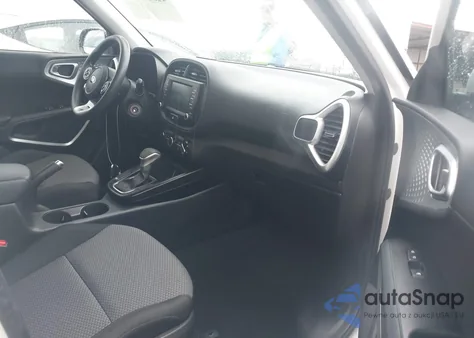 2020 Kia Soul Lx z USA, uszkodzony, nr VIN KNDJ23AU7L7081978